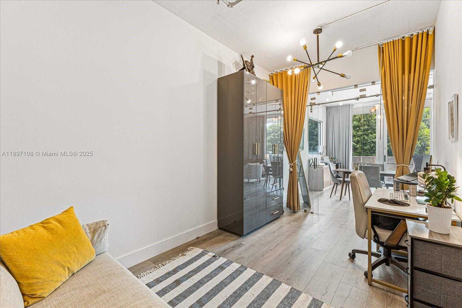 Small Image of 1700 MERIDIAN AVE #203, Miami Beach Number 13
