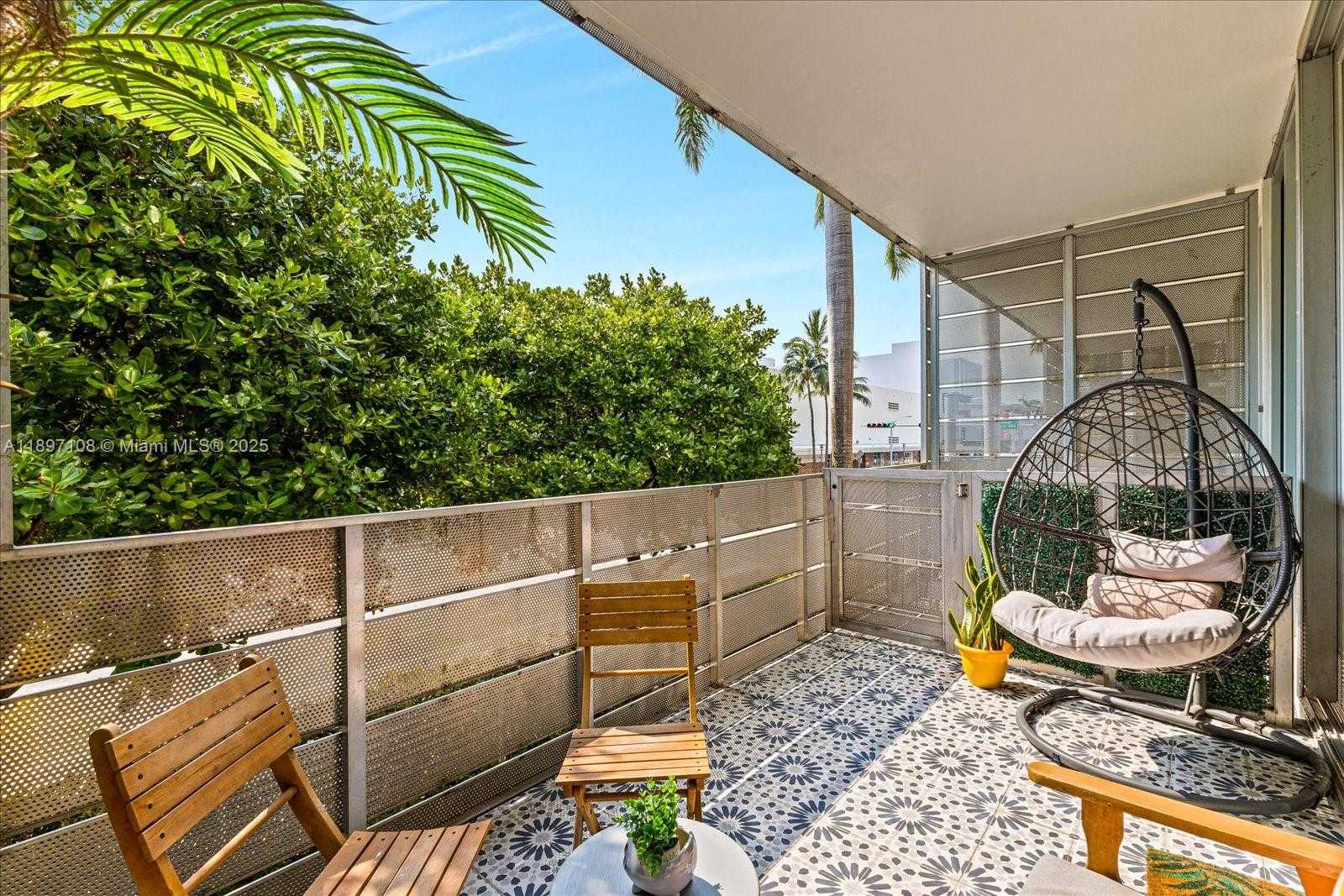 Small Image of 1700 MERIDIAN AVE #203, Miami Beach Number 18