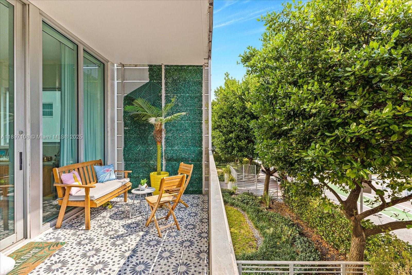 Small Image of 1700 MERIDIAN AVE #203, Miami Beach Number 19