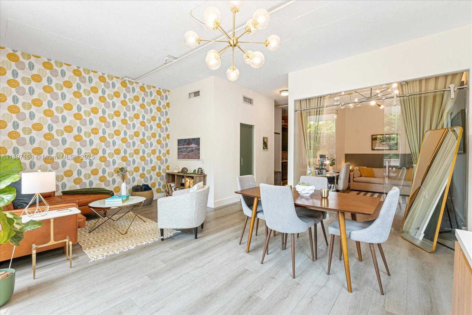 Small Image of 1700 MERIDIAN AVE #203, Miami Beach Number 2