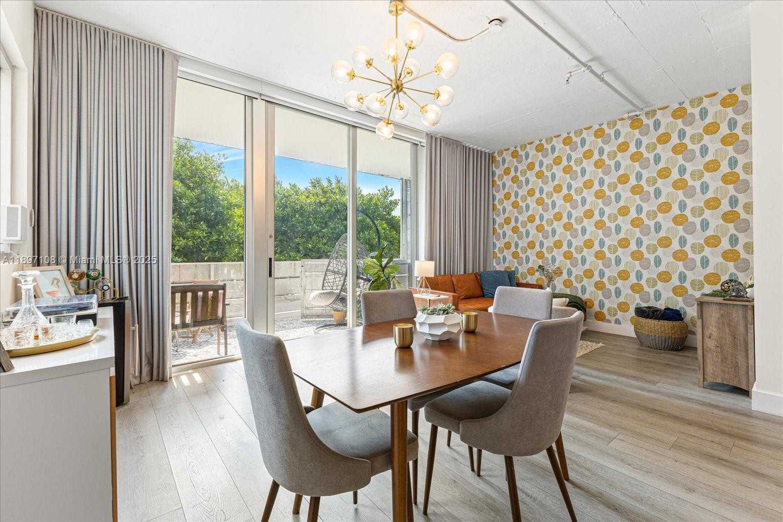 Small Image of 1700 MERIDIAN AVE #203, Miami Beach Number 3