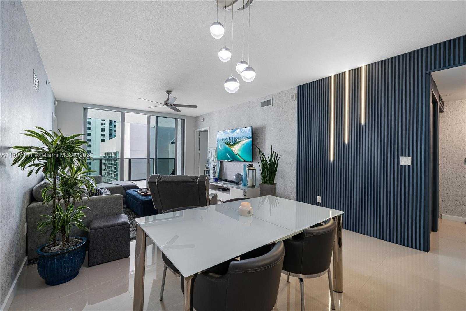 Small Image of Miami Number 11