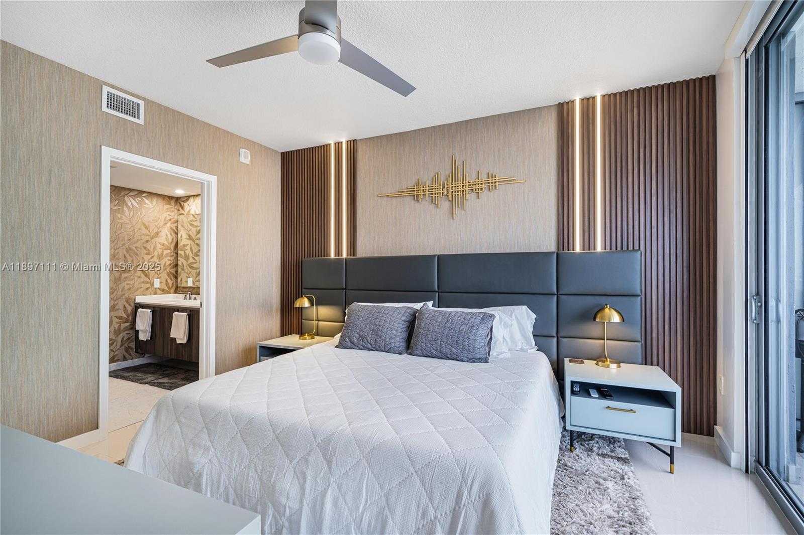 Small Image of Miami Number 13