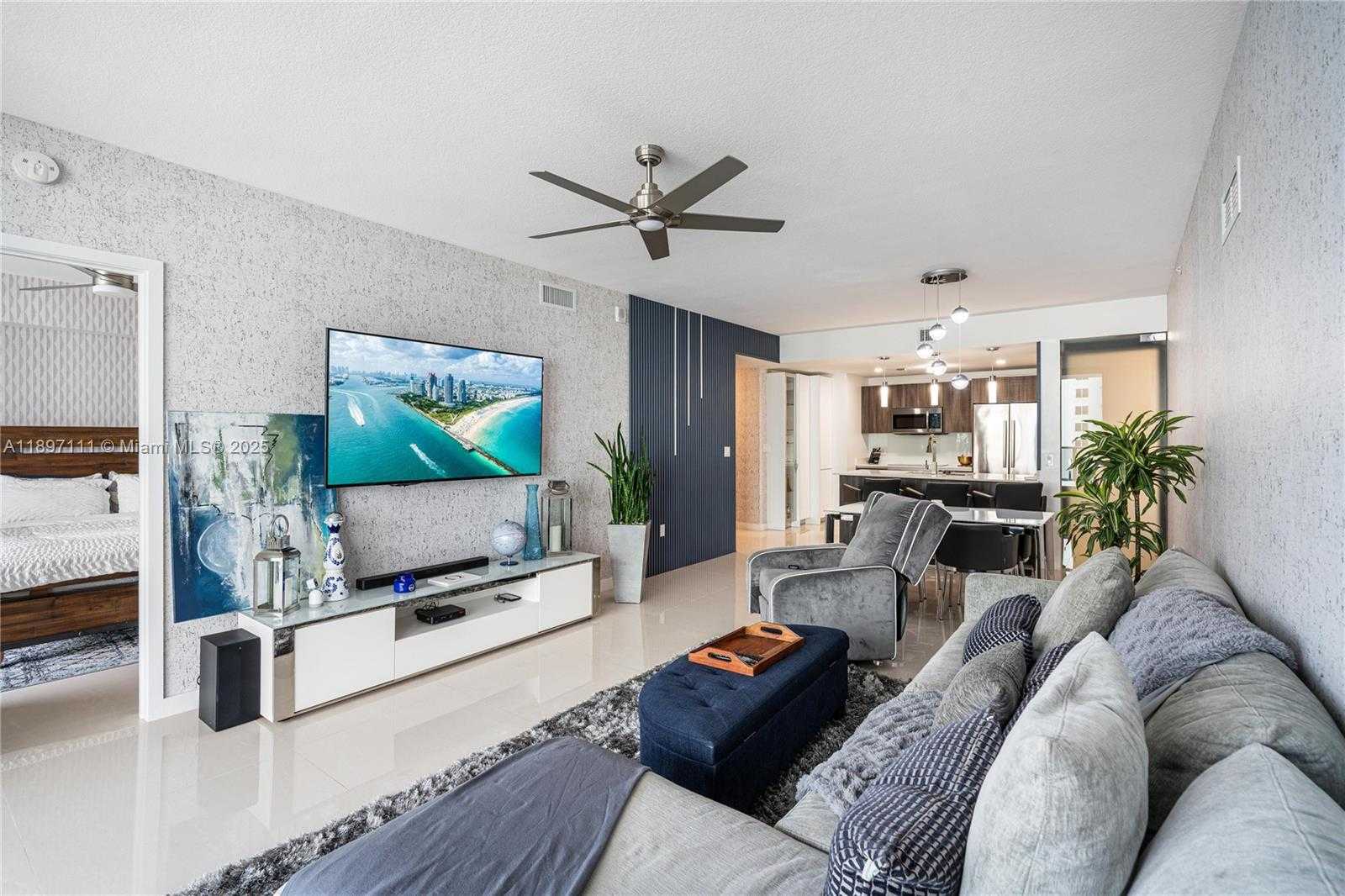 Small Image of Miami Number 2