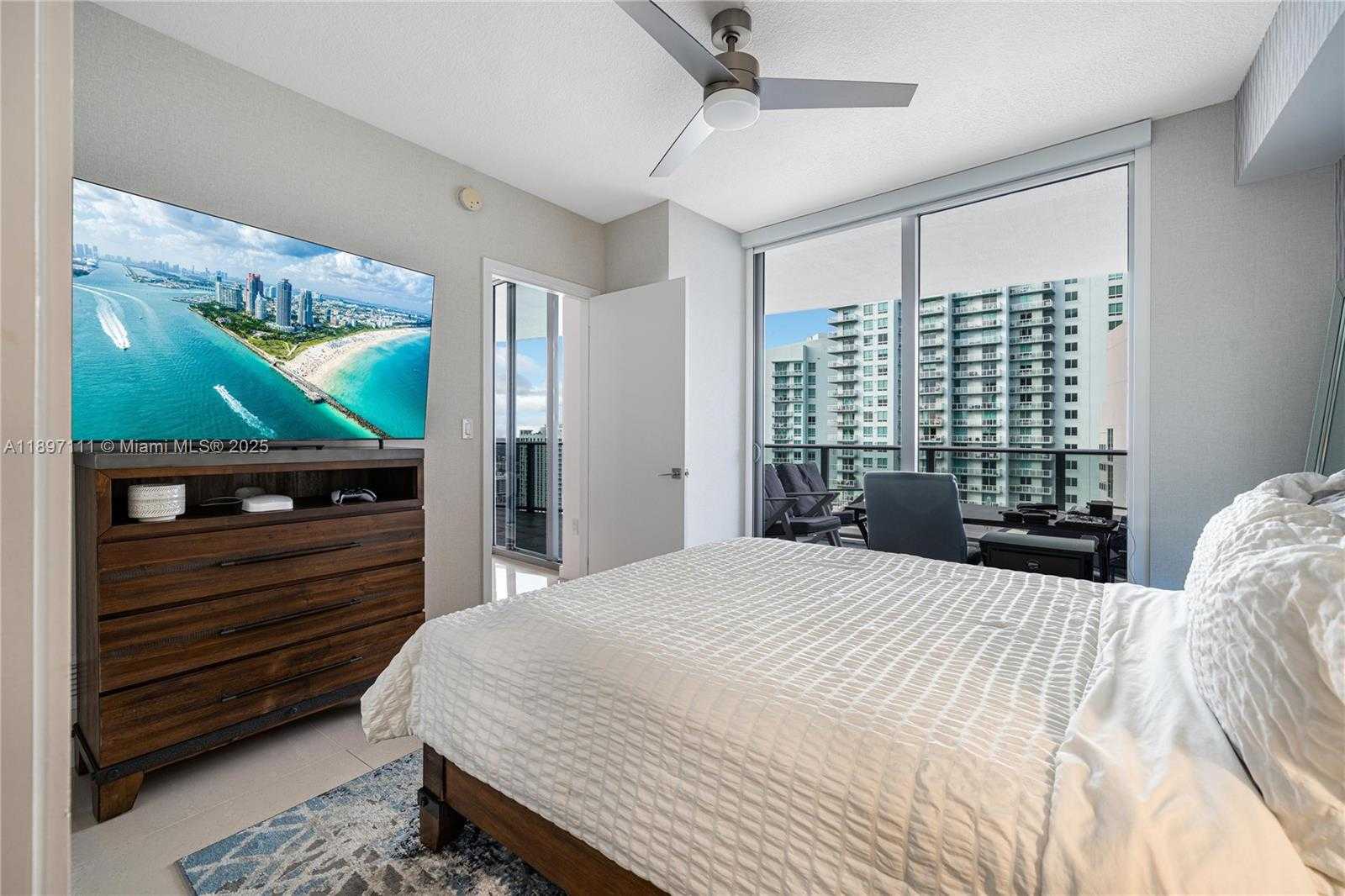 Small Image of Miami Number 20