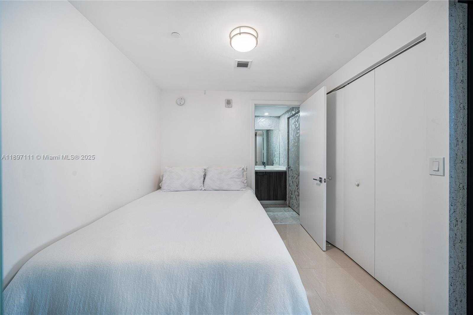 Small Image of Miami Number 24