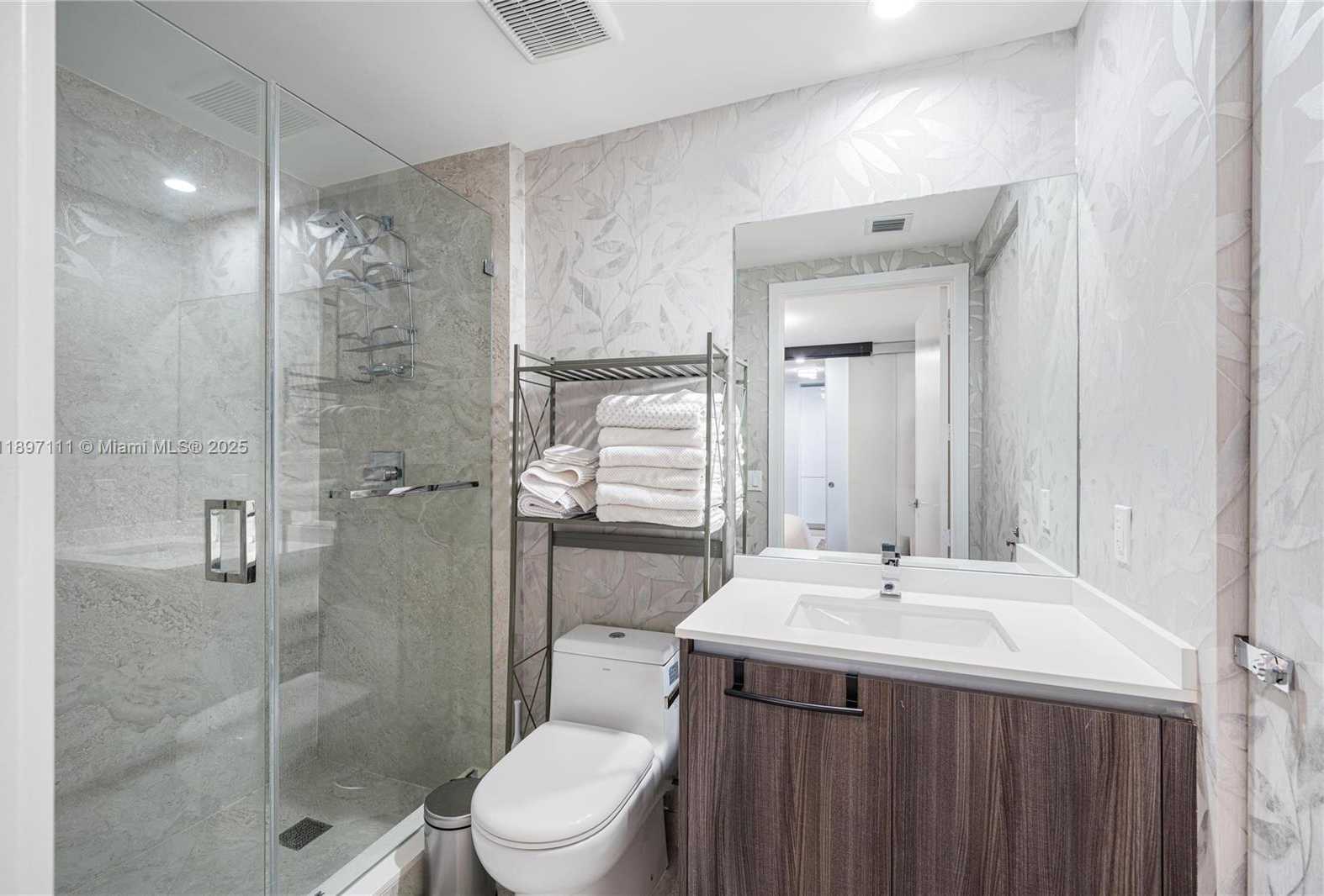 Small Image of Miami Number 25