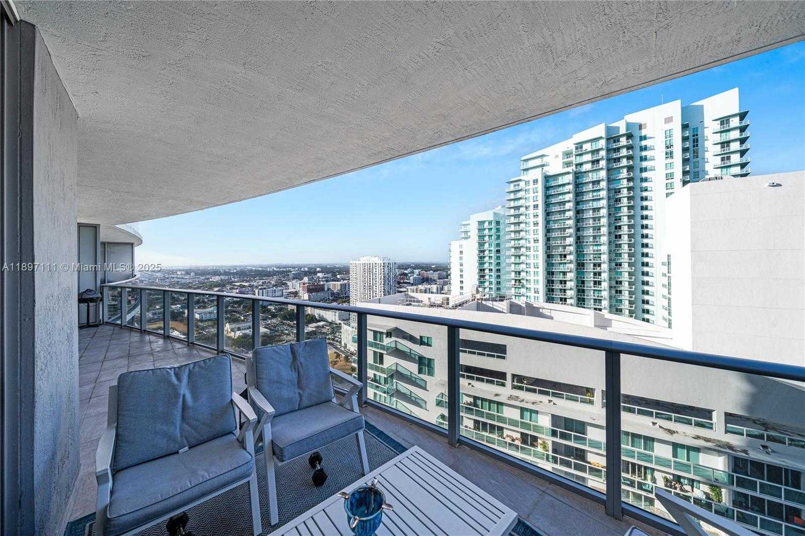 Small Image of Miami Number 29