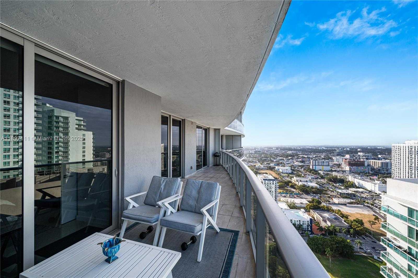 Small Image of Miami Number 30