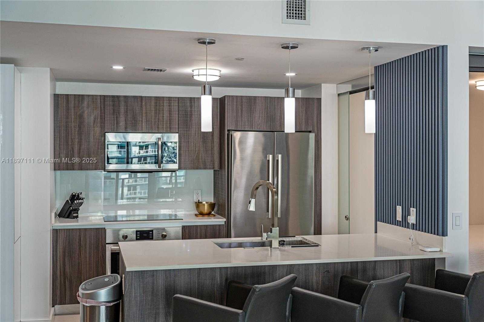 Small Image of Miami Number 34