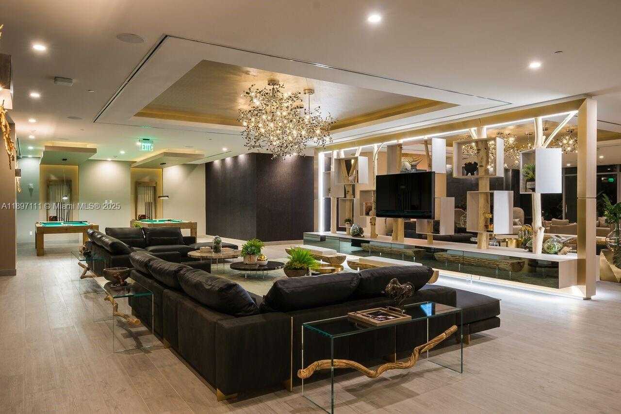 Small Image of Miami Number 54