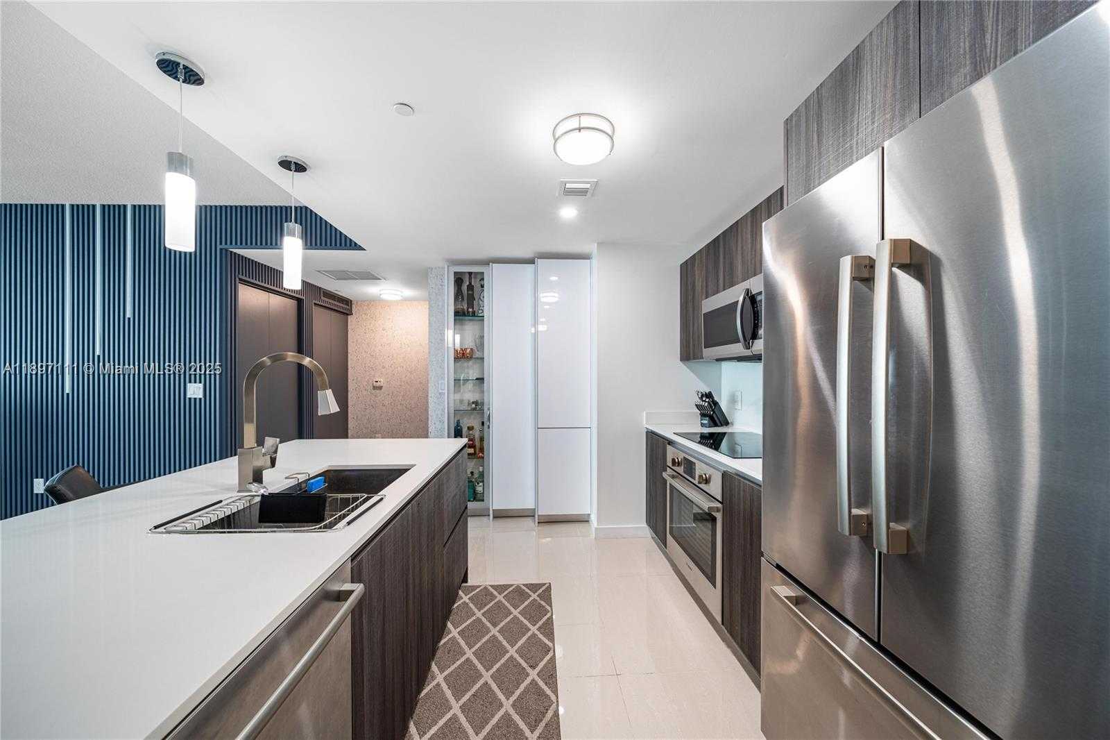 Small Image of Miami Number 9