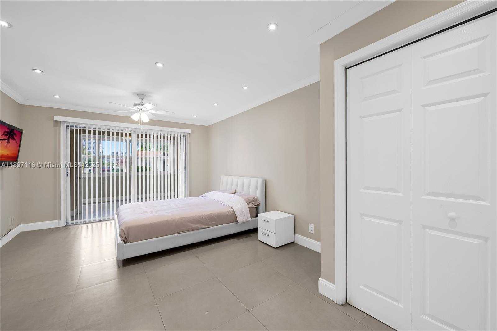 Small Image of 329 SOUTH EAST 3RD ST #103S, Hallandale Beach Number 14