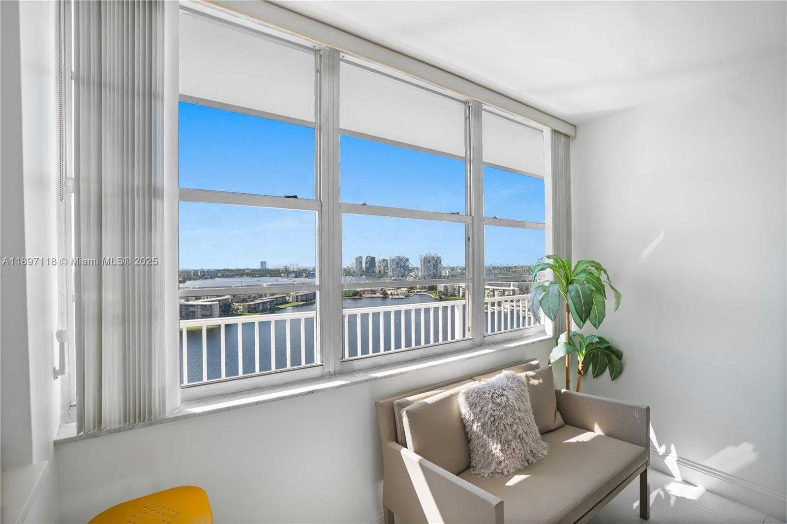 Small Image of 2851 NORTH EAST 183RD ST #1816E, Aventura Number 14