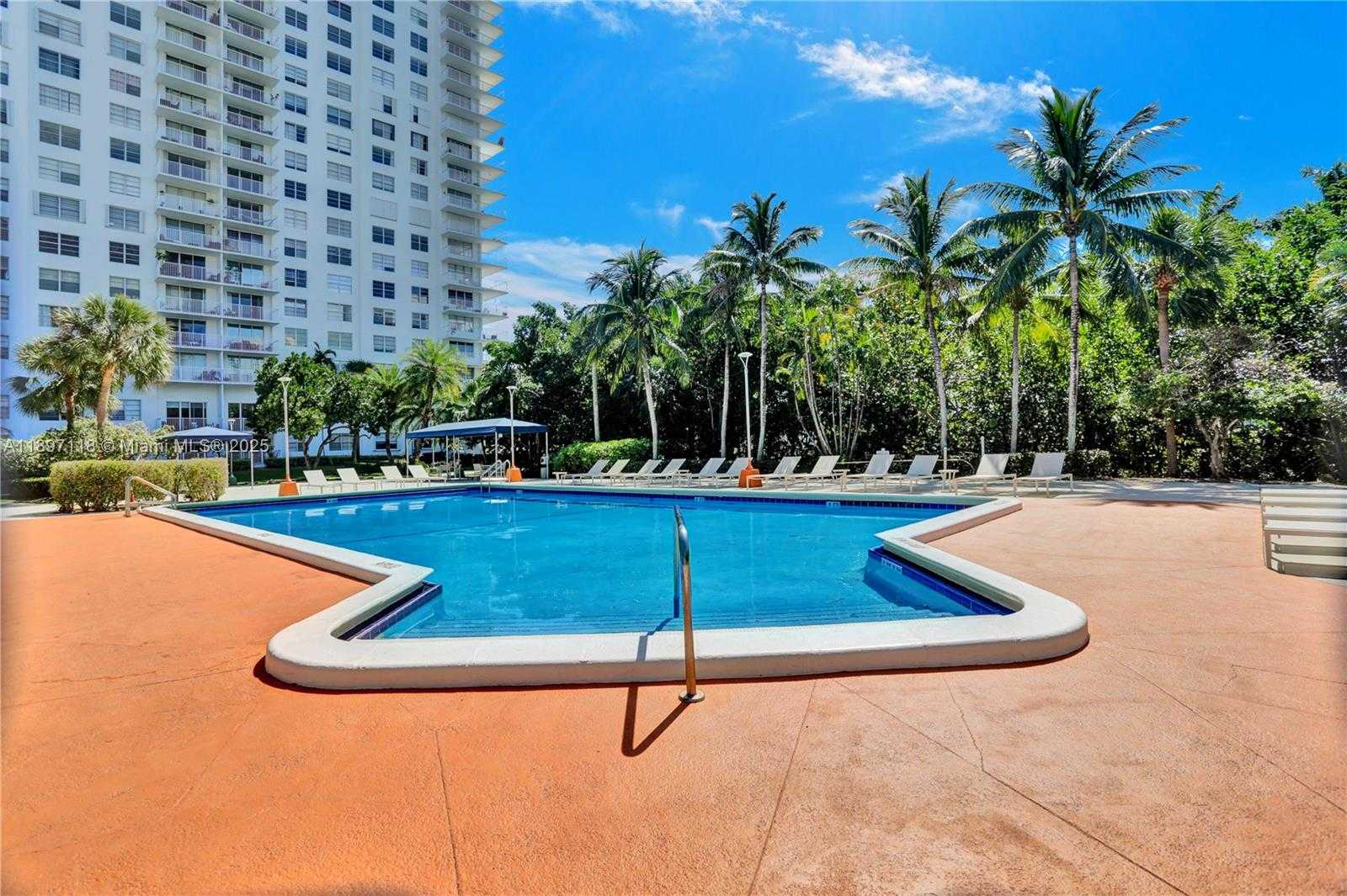 Small Image of 2851 NORTH EAST 183RD ST #1816E, Aventura Number 34