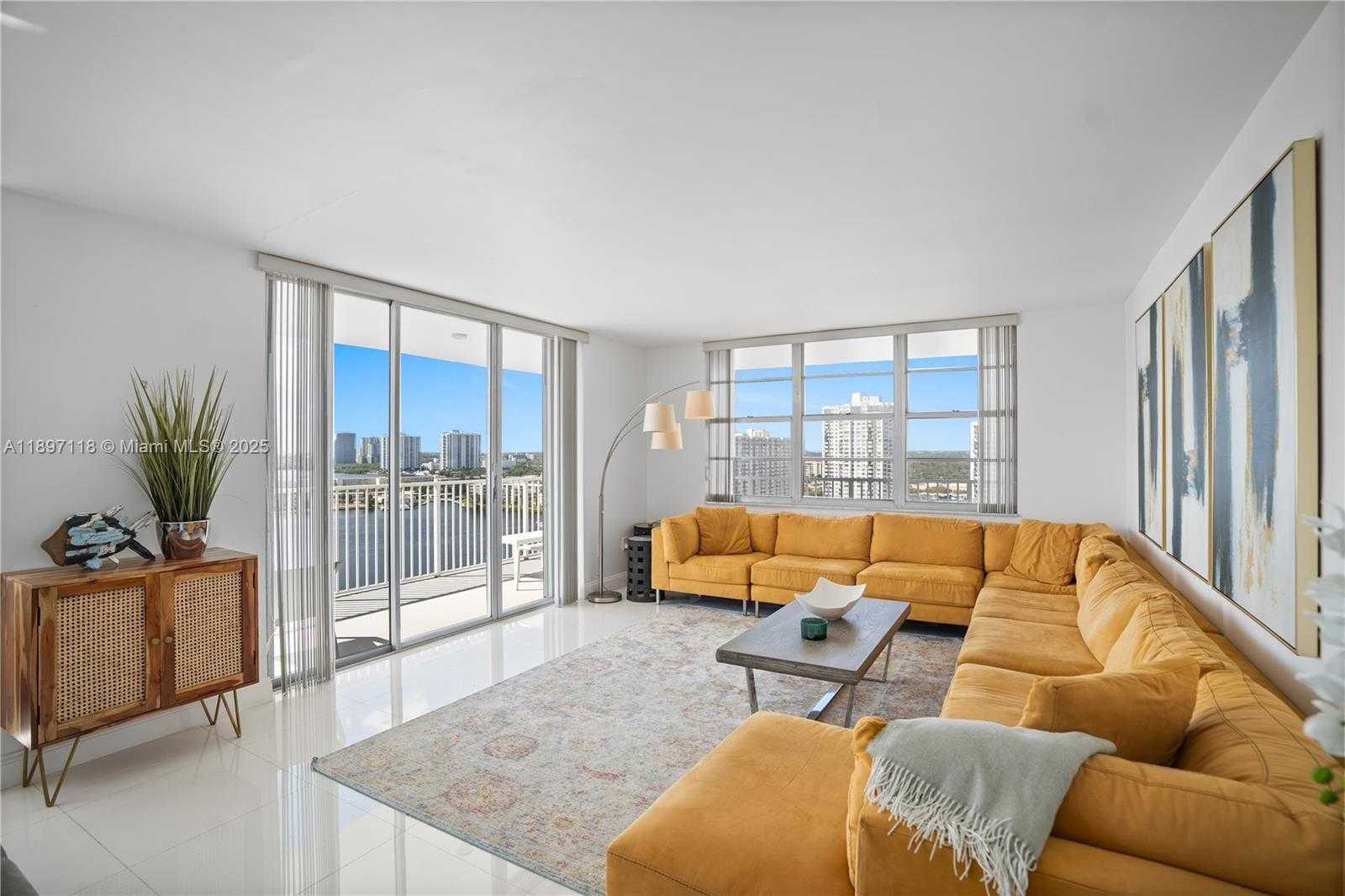 Small Image of 2851 NORTH EAST 183RD ST #1816E, Aventura Number 4