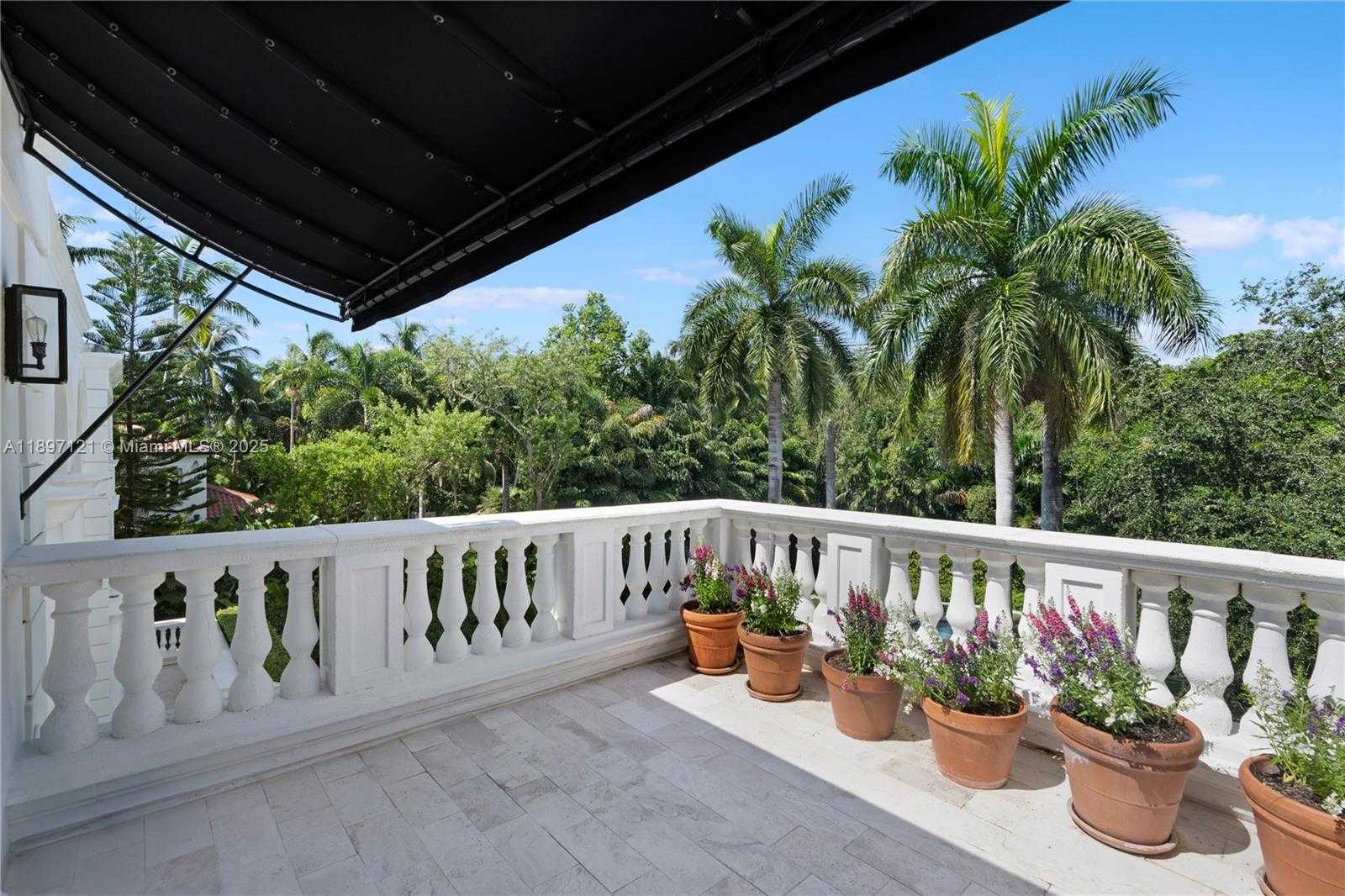 Small Image of 26 TAHITI BEACH ISLAND RD, Coral Gables Number 26