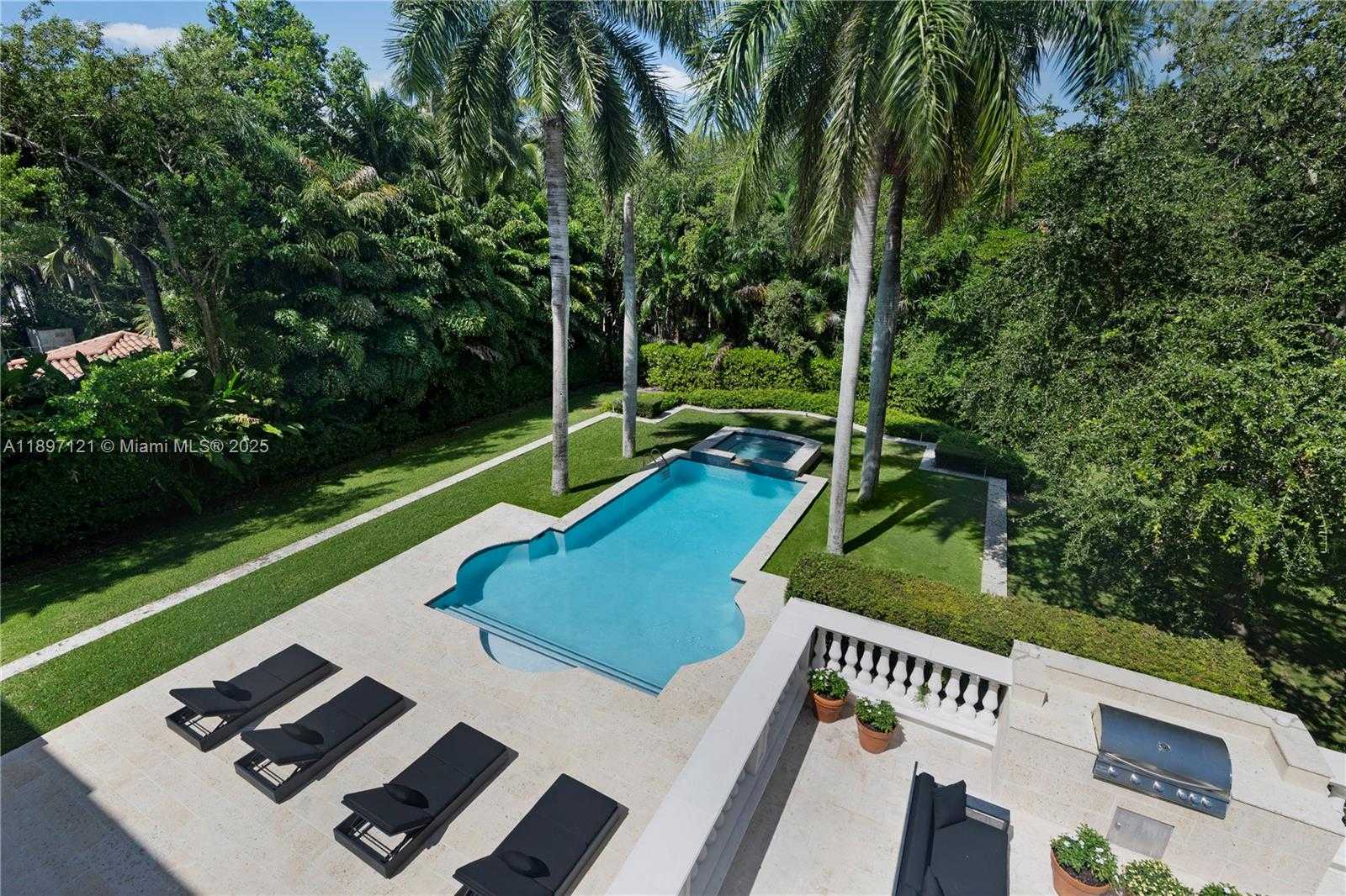 Small Image of 26 TAHITI BEACH ISLAND RD, Coral Gables Number 27