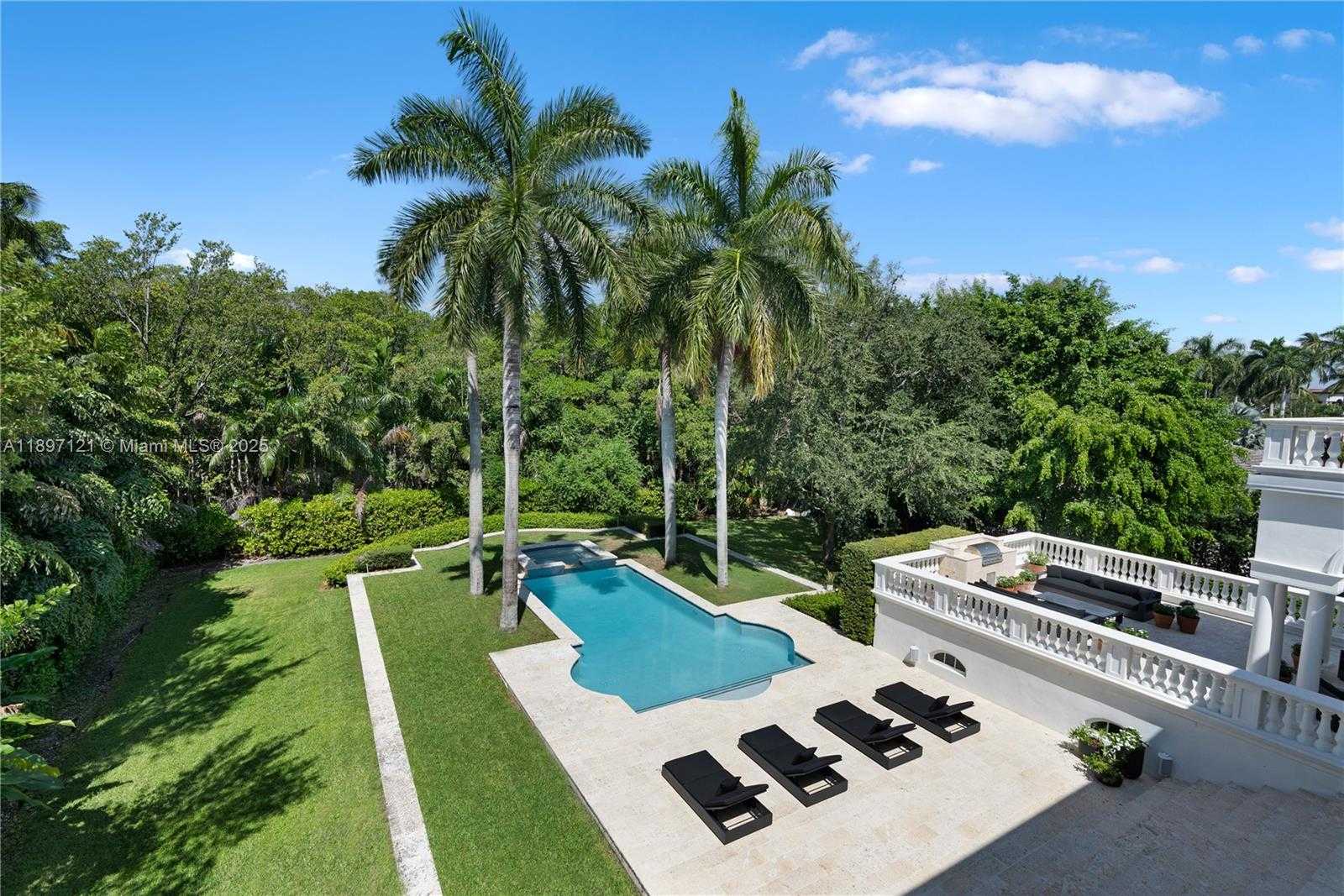 Small Image of 26 TAHITI BEACH ISLAND RD, Coral Gables Number 28