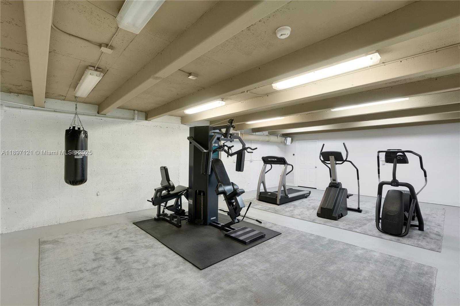 Small Image of 26 TAHITI BEACH ISLAND RD, Coral Gables Number 34