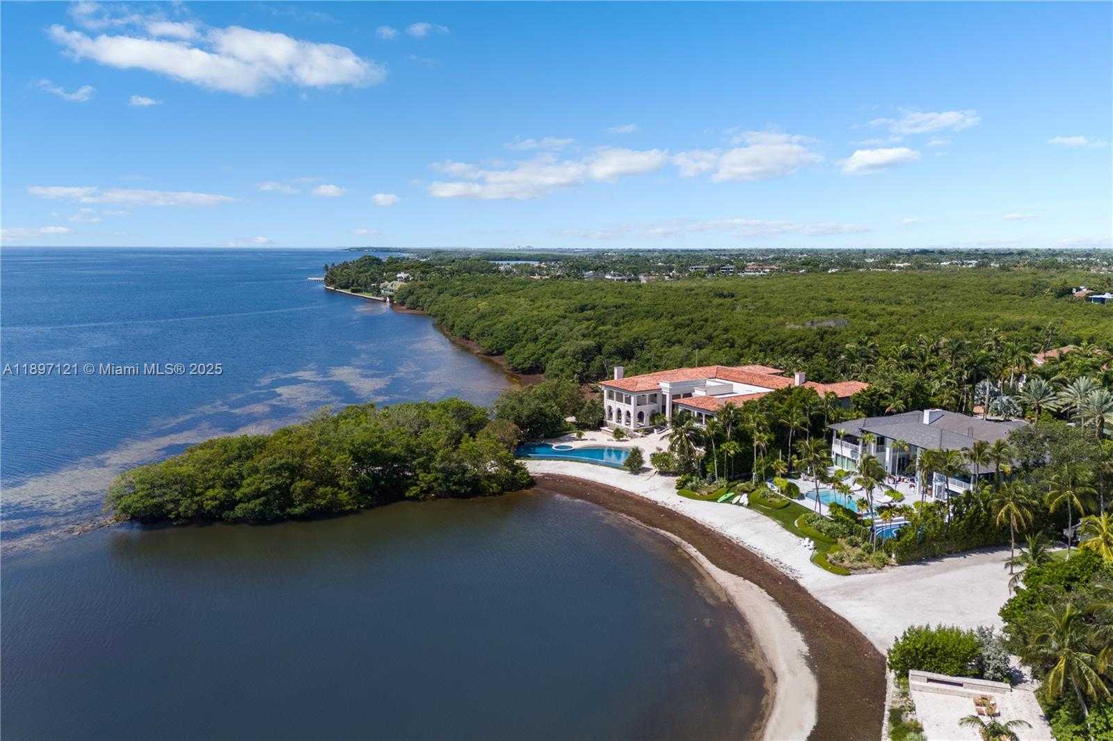 Small Image of 26 TAHITI BEACH ISLAND RD, Coral Gables Number 37