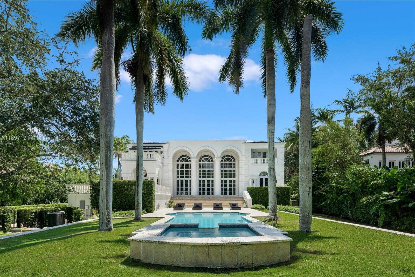 Small Image of 26 TAHITI BEACH ISLAND RD, Coral Gables Number 40