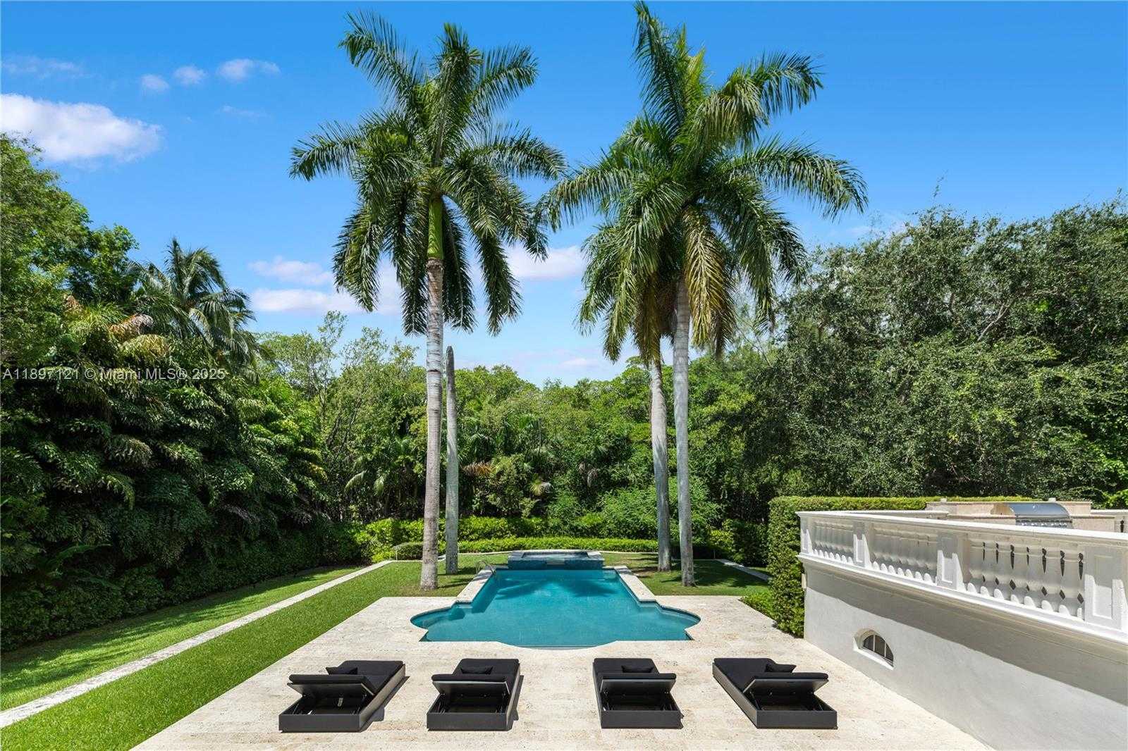 Small Image of 26 TAHITI BEACH ISLAND RD, Coral Gables Number 41