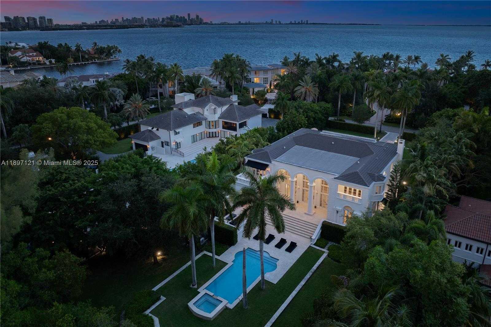 Small Image of 26 TAHITI BEACH ISLAND RD, Coral Gables Number 46