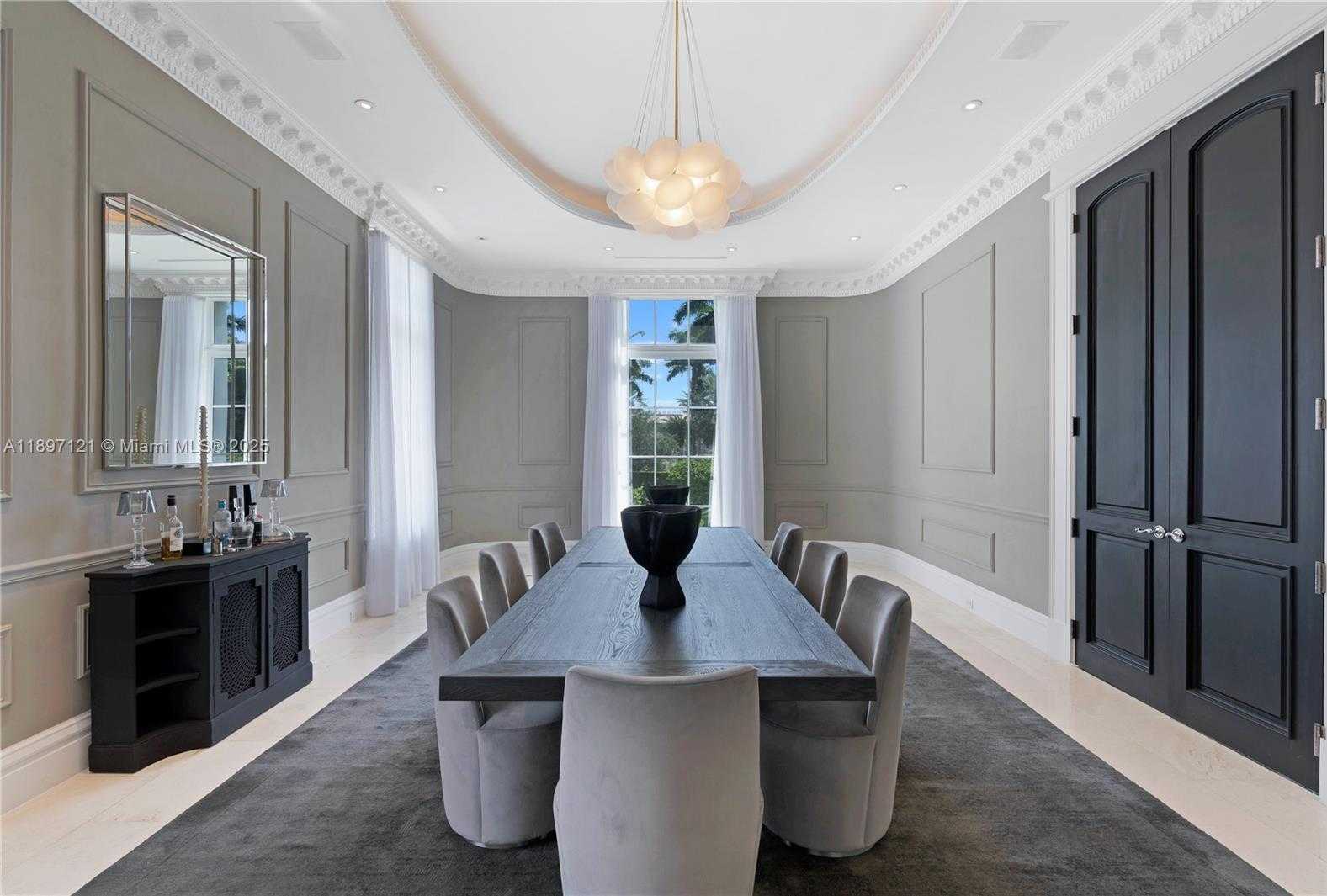 Small Image of 26 TAHITI BEACH ISLAND RD, Coral Gables Number 9
