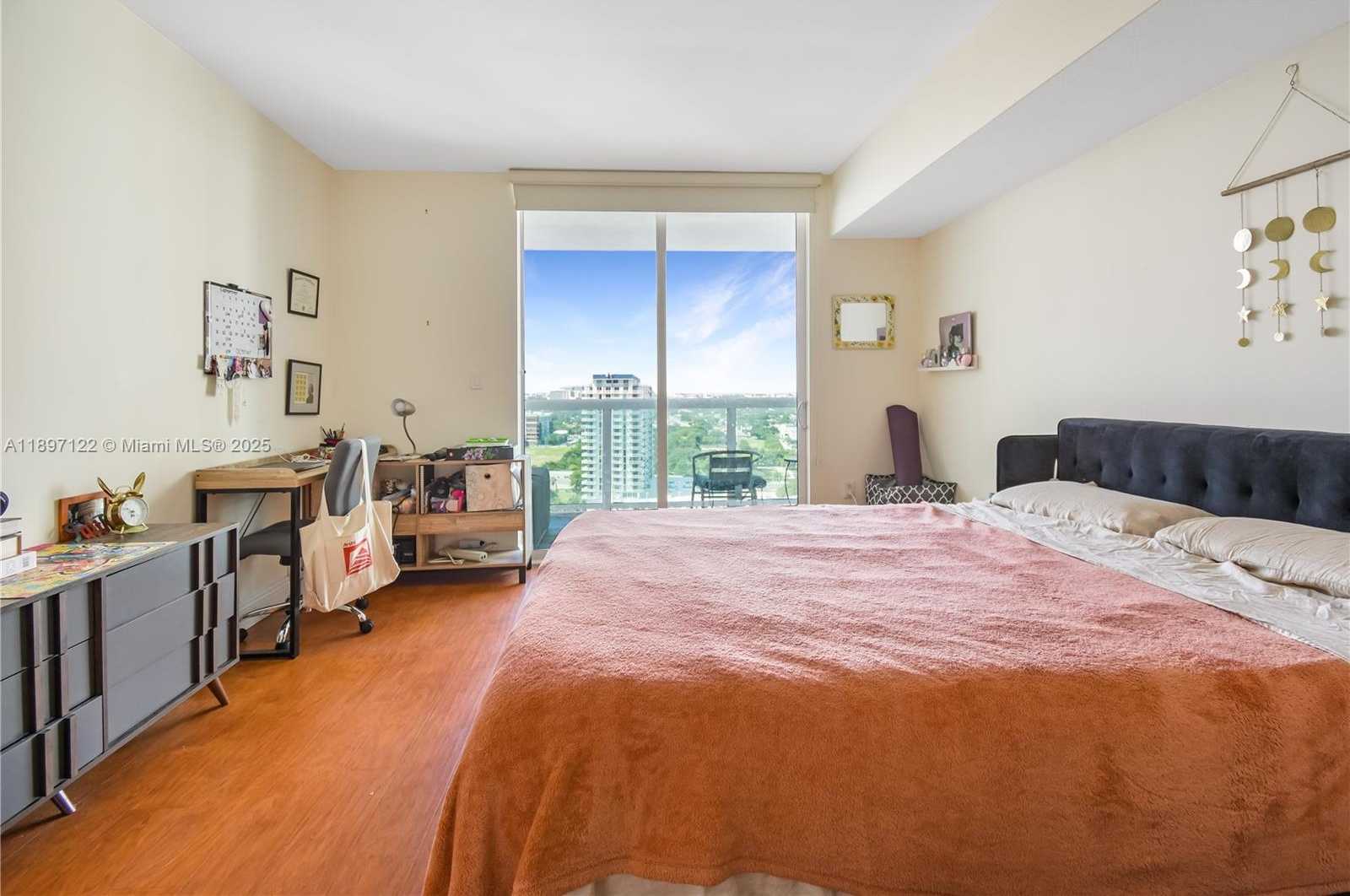 Small Image of 1800 NORTH BAYSHORE DR #2208, Miami Number 14