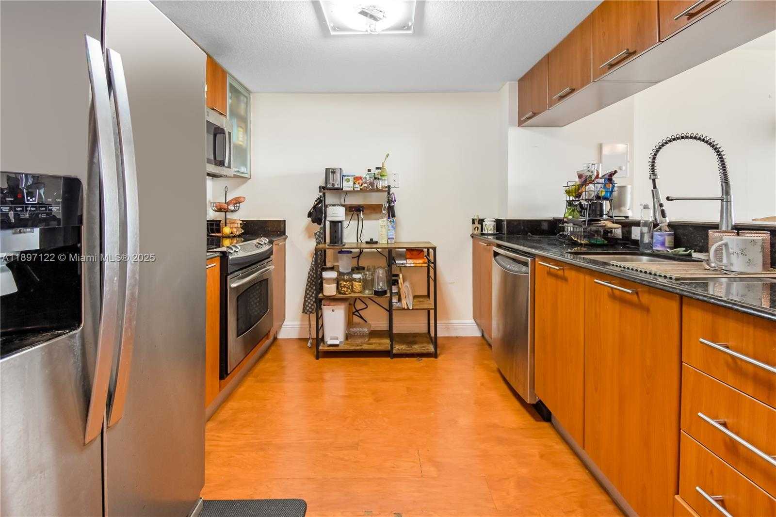 Small Image of 1800 NORTH BAYSHORE DR #2208, Miami Number 5