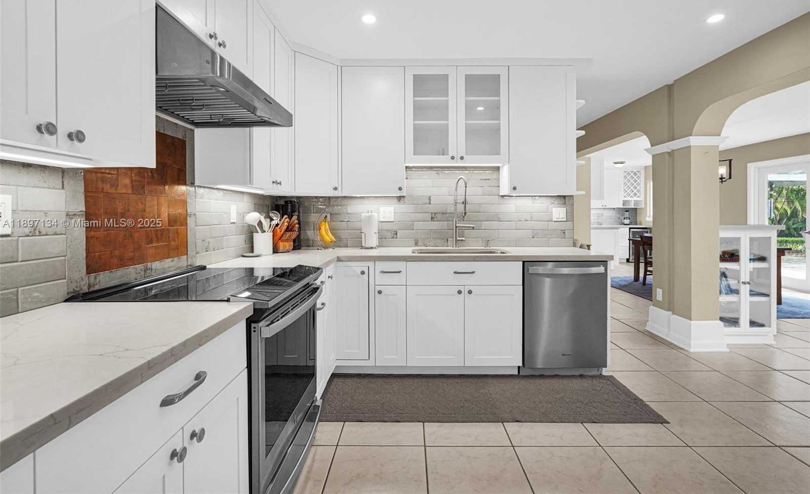 Small Image of 8220 SOUTH WEST 162ND ST, Palmetto Bay Number 2