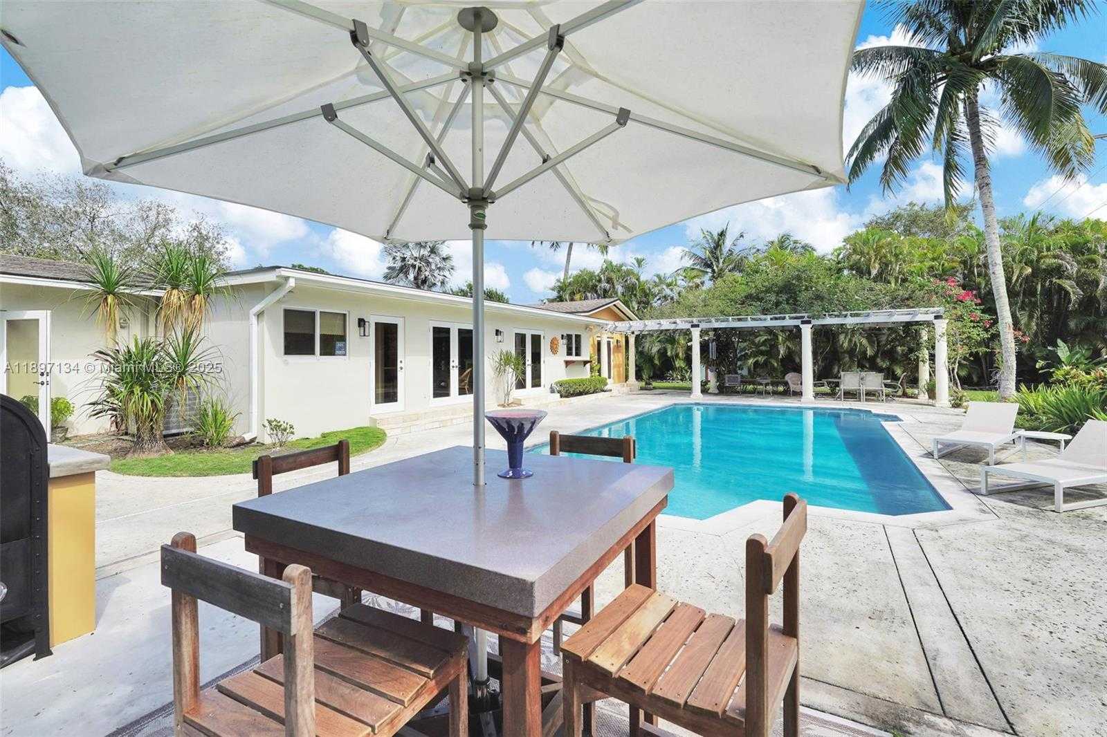 Small Image of 8220 SOUTH WEST 162ND ST, Palmetto Bay Number 24