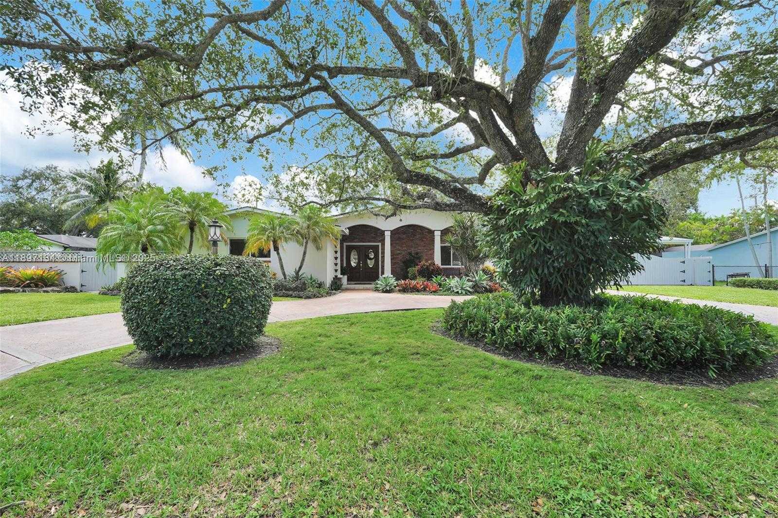 Small Image of 8220 SOUTH WEST 162ND ST, Palmetto Bay Number 29