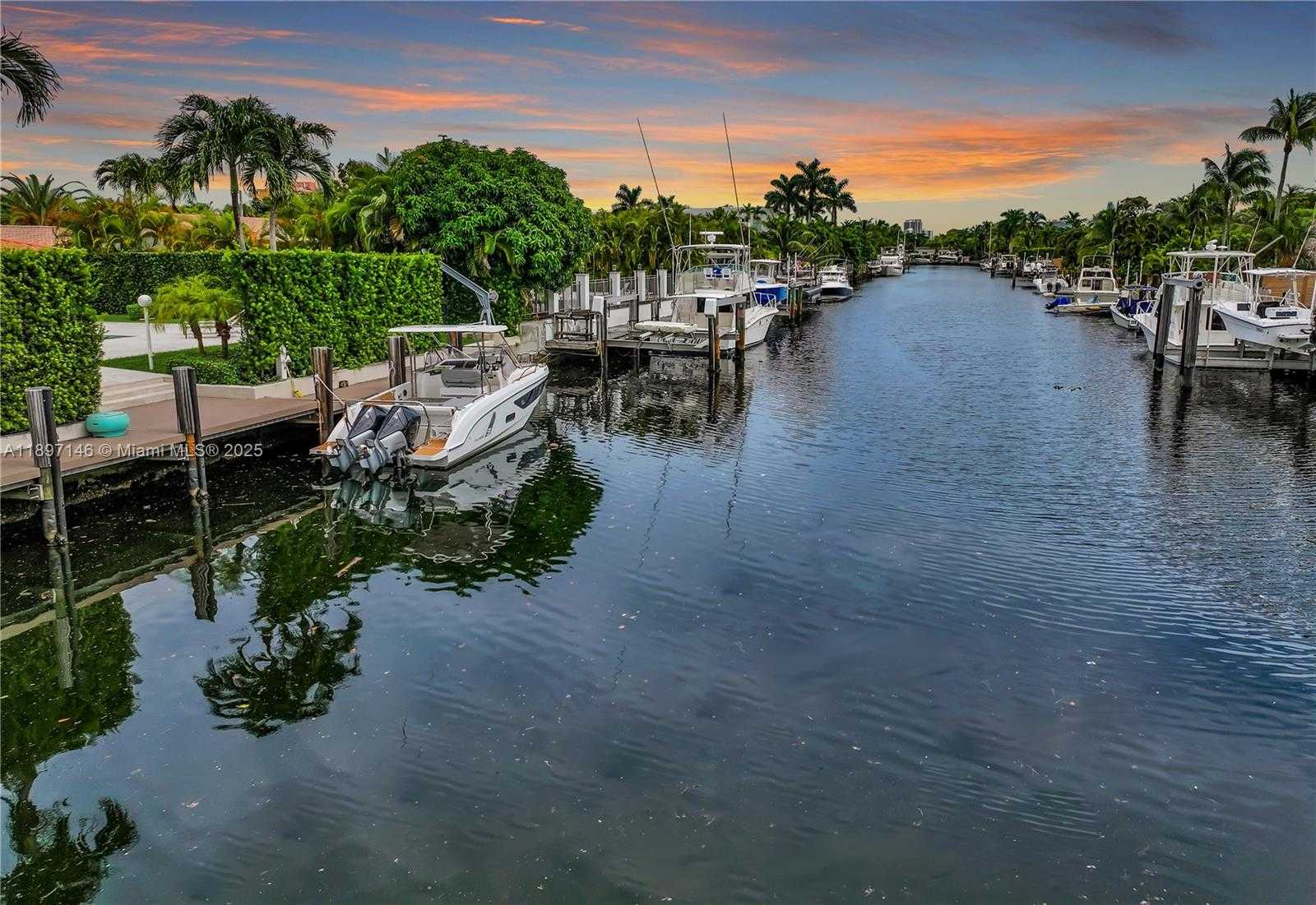Small Image of 2240 MAGNOLIA DR, North Miami Number 10