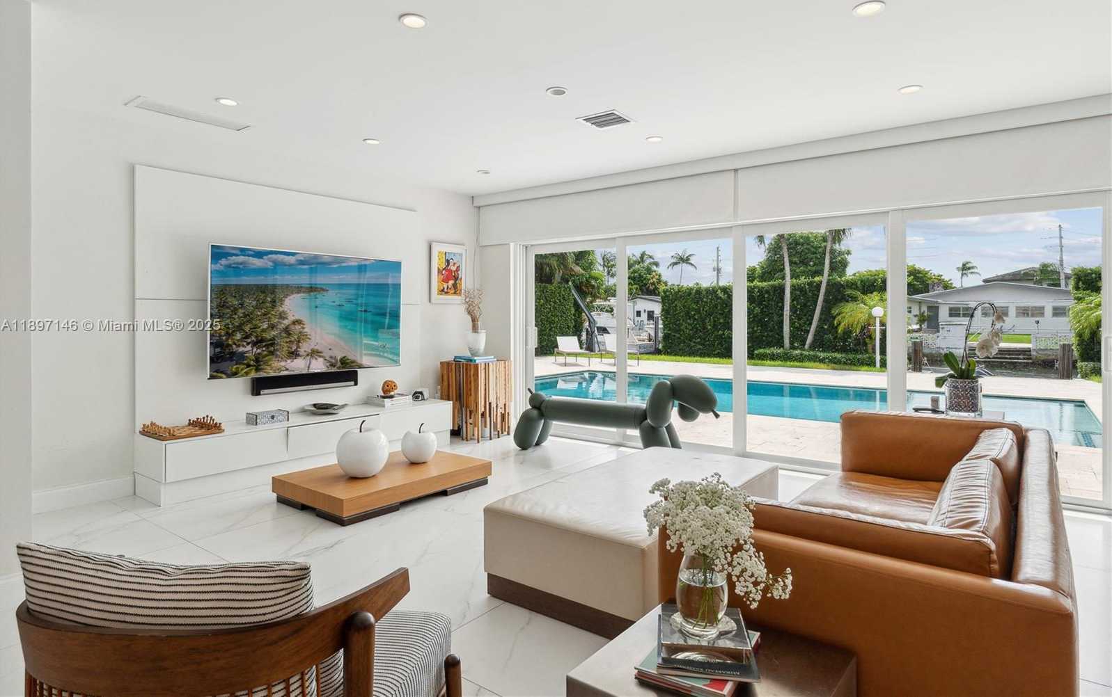Small Image of 2240 MAGNOLIA DR, North Miami Number 15