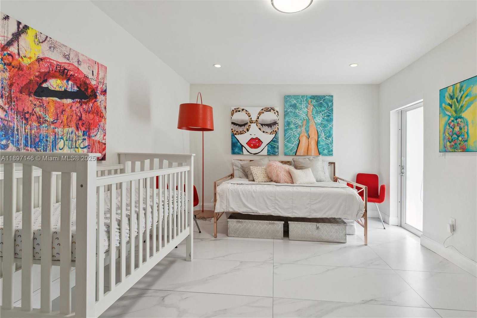 Small Image of 2240 MAGNOLIA DR, North Miami Number 24
