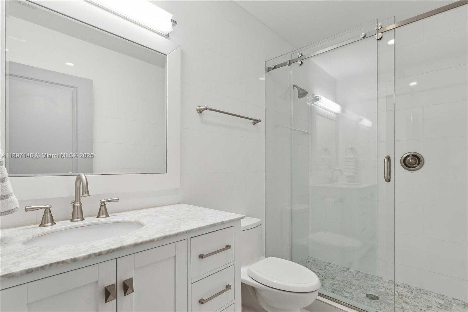 Small Image of 2240 MAGNOLIA DR, North Miami Number 26