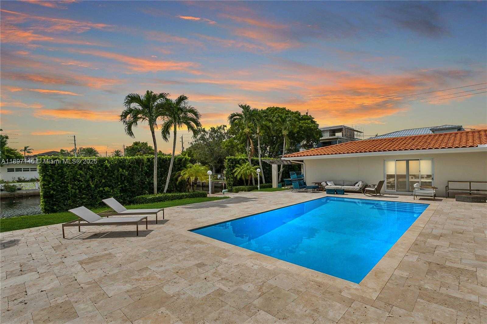 Small Image of 2240 MAGNOLIA DR, North Miami Number 7