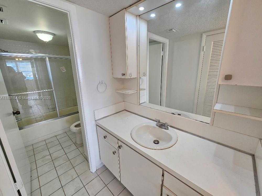 Small Image of 18031 BISCAYNE BLVD #1703, Aventura Number 11