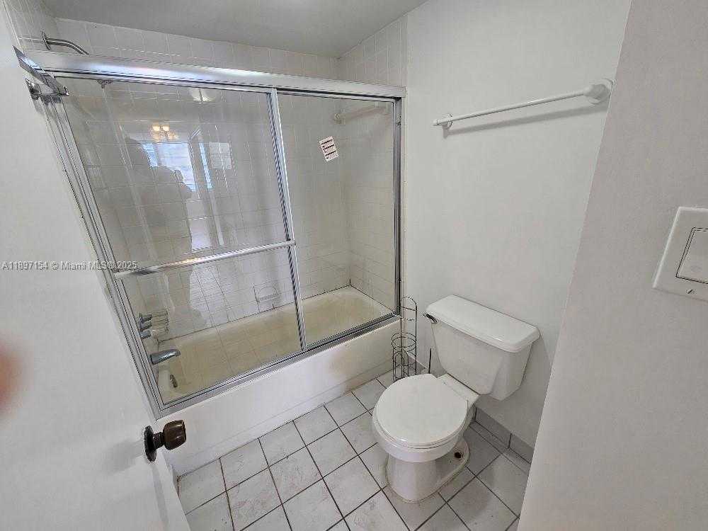 Small Image of 18031 BISCAYNE BLVD #1703, Aventura Number 12