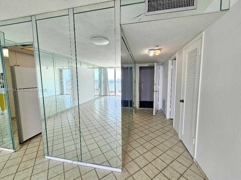 Small Image of 18031 BISCAYNE BLVD #1703, Aventura Number 14