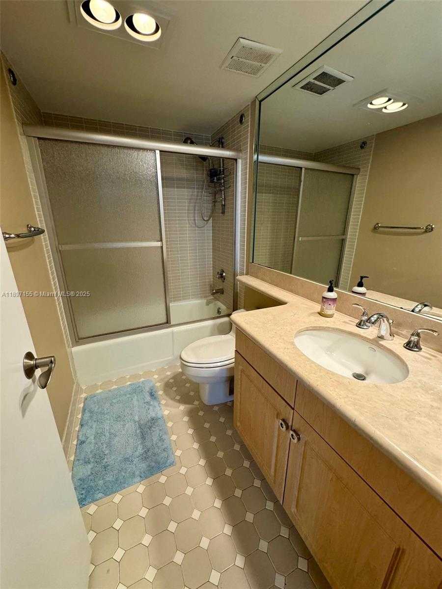 Small Image of 520 BRICKELL KEY DR #A605, Miami Number 14