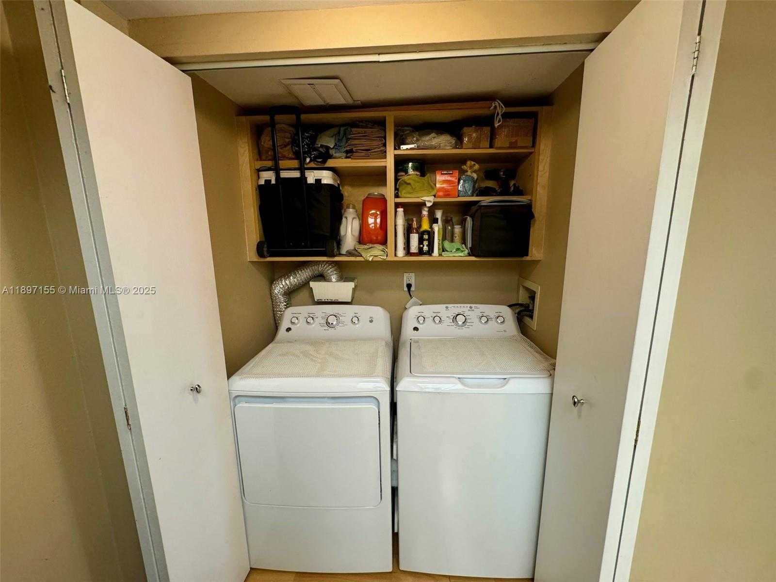 Small Image of 520 BRICKELL KEY DR #A605, Miami Number 15