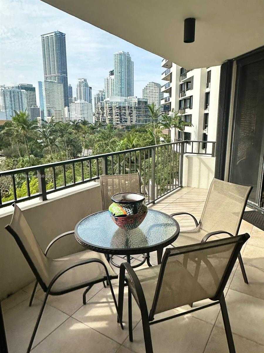 Small Image of 520 BRICKELL KEY DR #A605, Miami Number 2