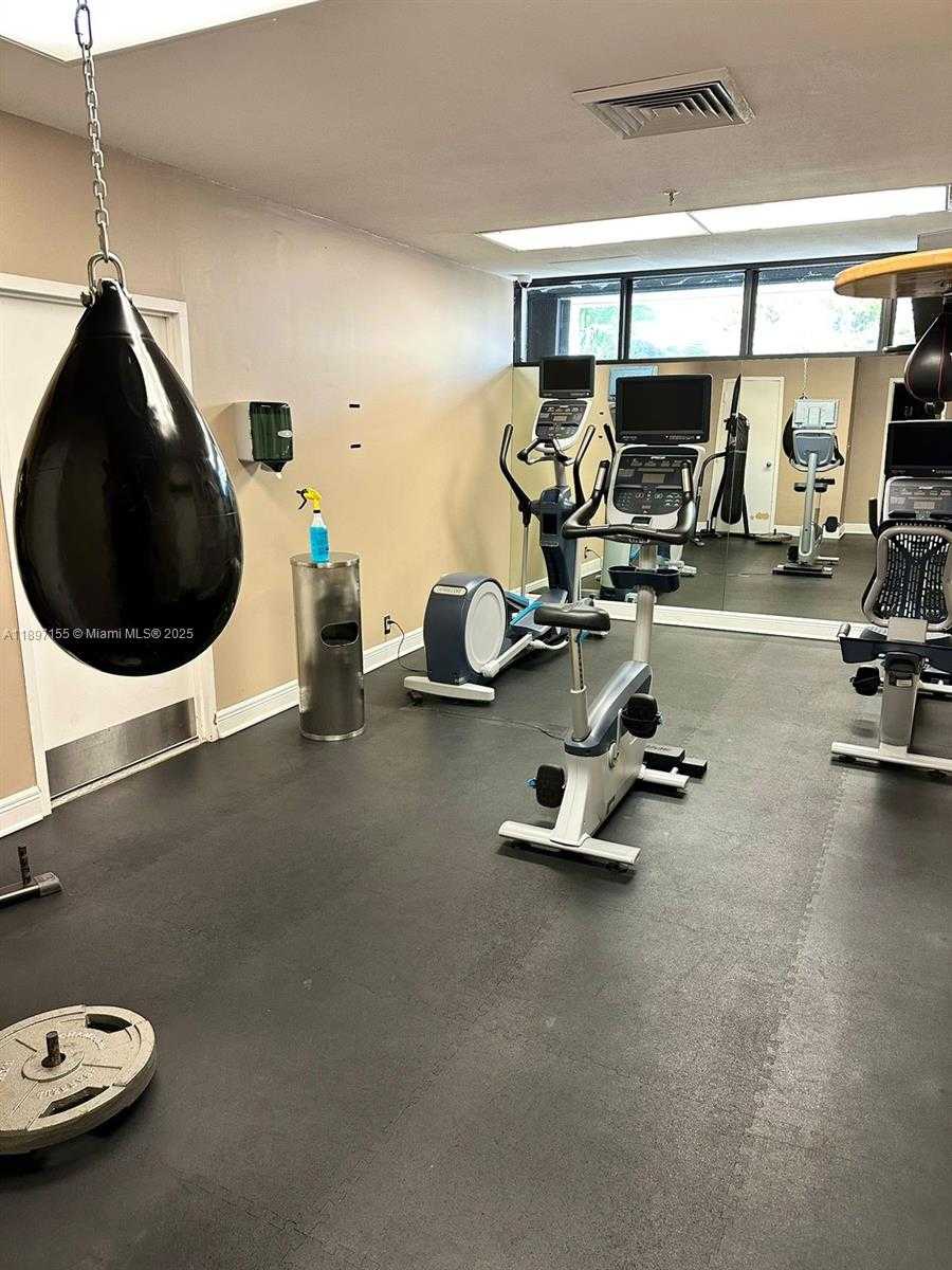 Small Image of 520 BRICKELL KEY DR #A605, Miami Number 20