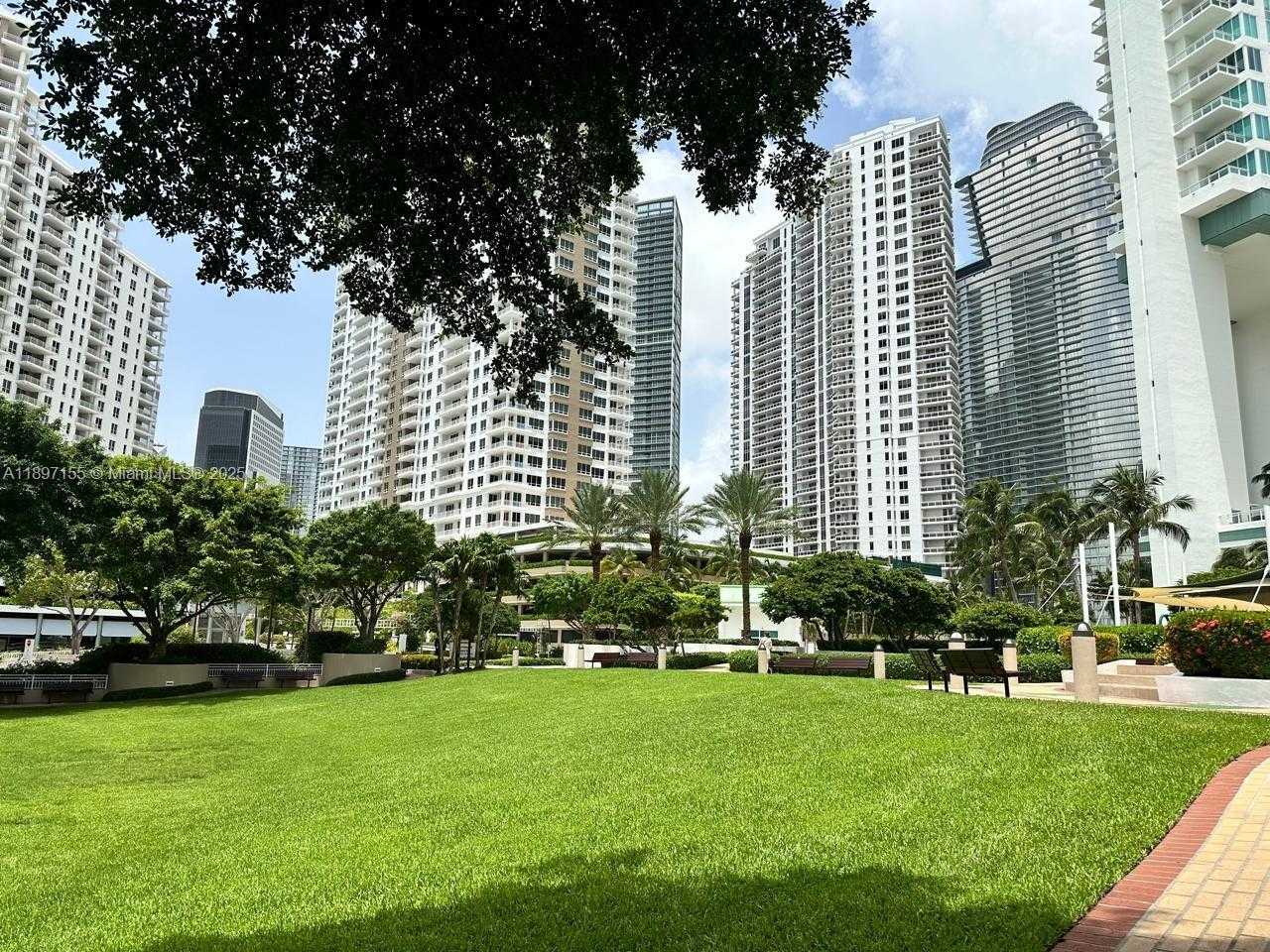 Small Image of 520 BRICKELL KEY DR #A605, Miami Number 23