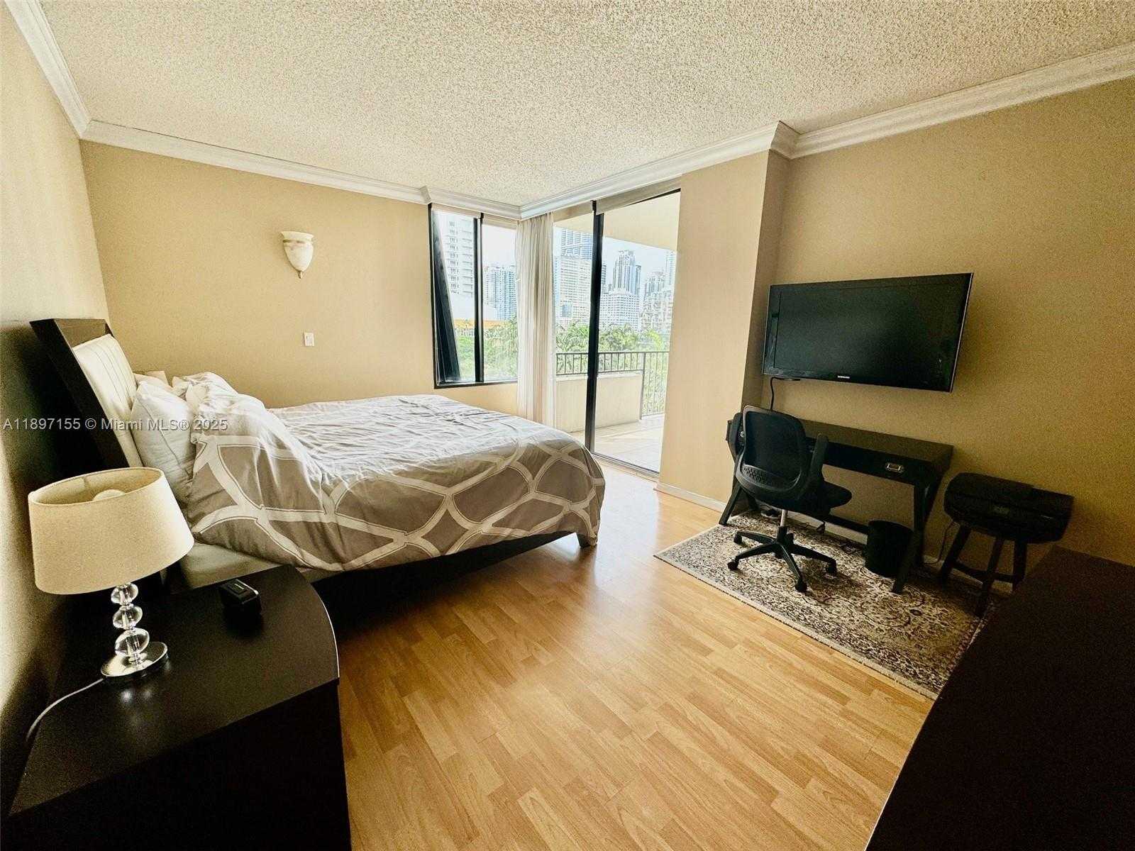 Small Image of 520 BRICKELL KEY DR #A605, Miami Number 8