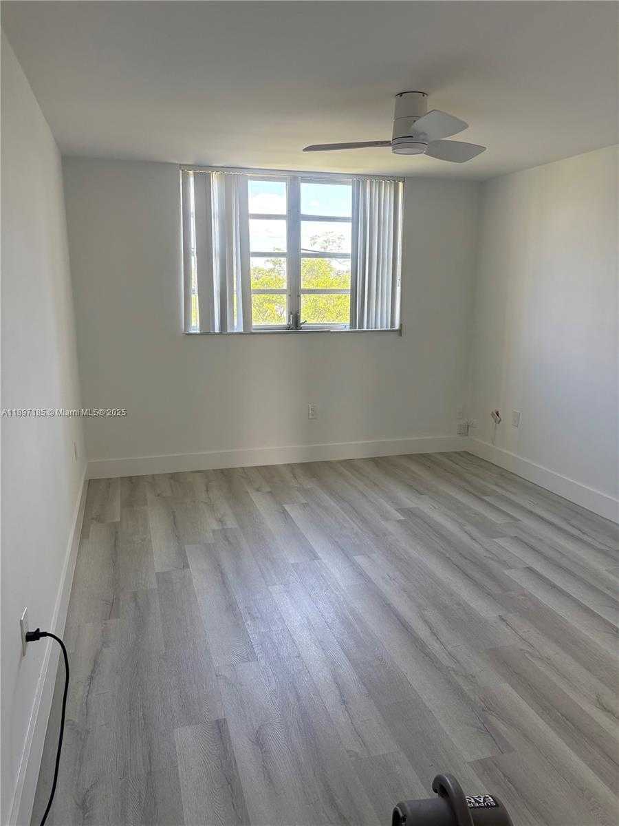 Small Image of 2980 POINT EAST DR #D311, Aventura Number 5