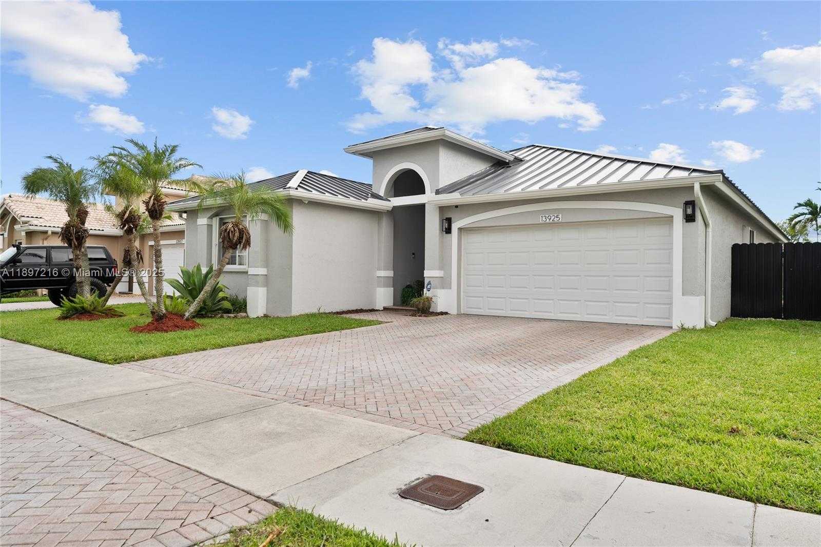 Small Image of 13925 SOUTH WEST 155TH CT #13925, Miami Number 3